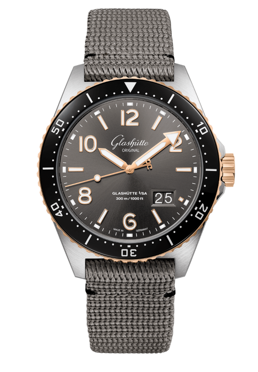 Glashuette Original SeaQ Panorama Date 43.20 mm Black Dial Red Gold and Stainless Steel Synthetic Strap, Grey 1-36-13-04-91-34