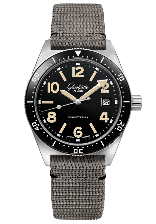 Glashuette Original SeaQ 39.50 mm Black Dial Stainless Steel Synthetic Strap, Grey 1-39-11-06-80-34